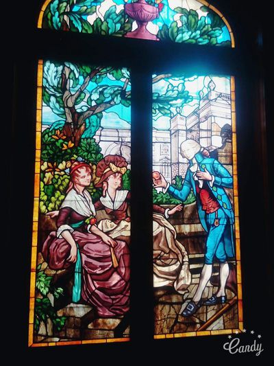 a painting on Jewllary Palace window in Alexandria